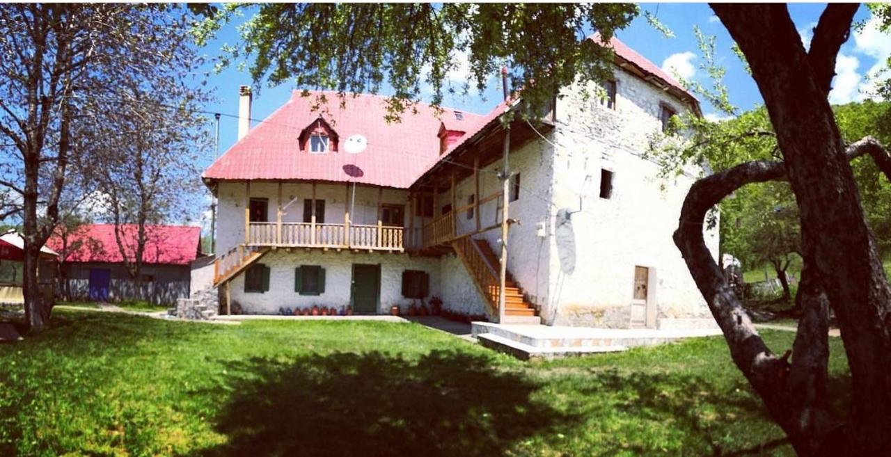 Bujtina Tradicionale Hotel Lepushe Esterno foto