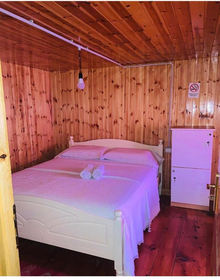 Bujtina Tradicionale Hotel Lepushe Esterno foto