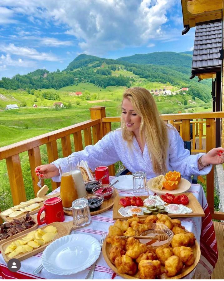 Bujtina Tradicionale Hotel Lepushe Esterno foto